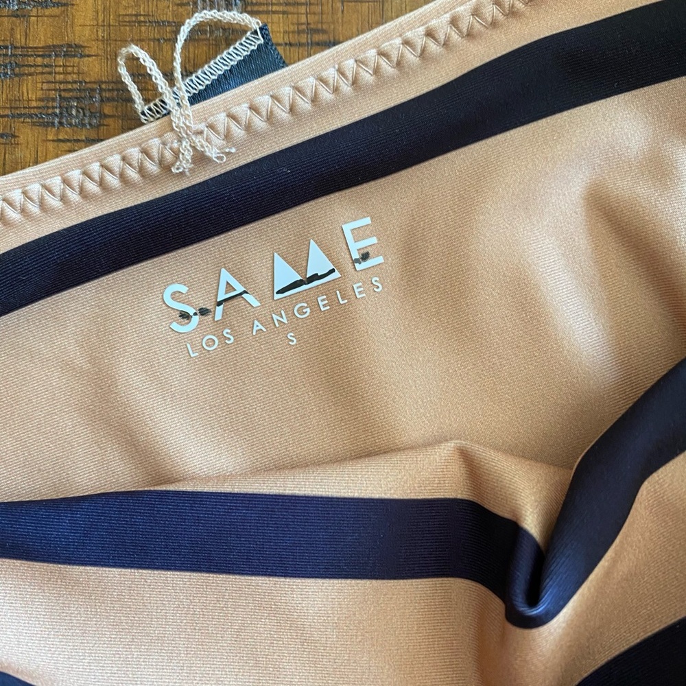 Same bikini bottoms - Picture 4 of 6